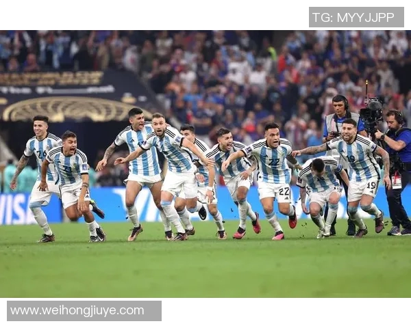 足球场上的璀璨星光这些帅气球员如何用实力和魅力征服球迷心灵